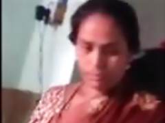Satin Silk Saree Muslim Aunty showing Boobs